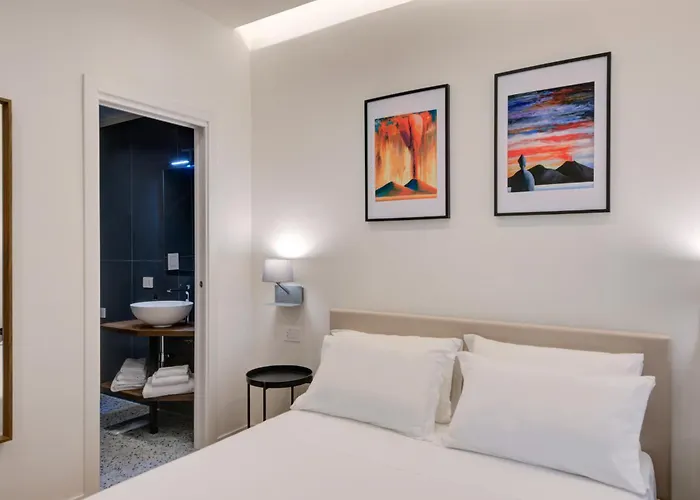 Well Suites - Piazza dei Martiri Napoli